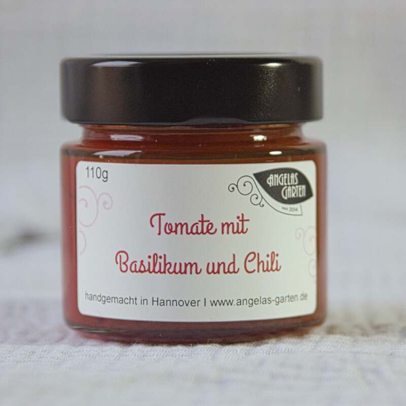 Tomate mit Basilikum und Chili, schön pikant aber nicht zu scharf