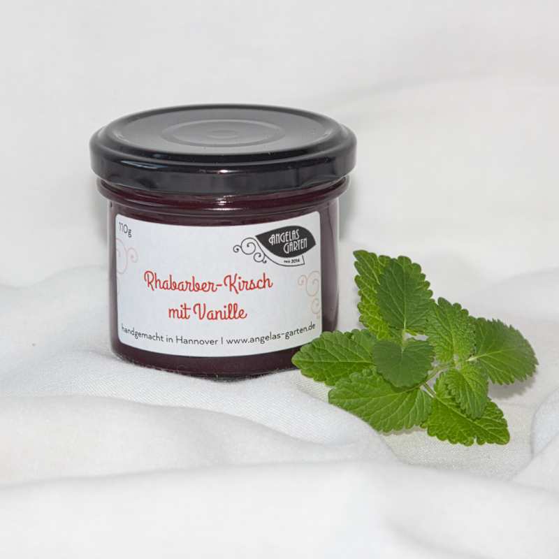 Rhabarber Fruchtaufstrich mit Schwarzkirsche und Vanille Rhabarber-Kirsch mit Vanille - schön cremig und fruchtig