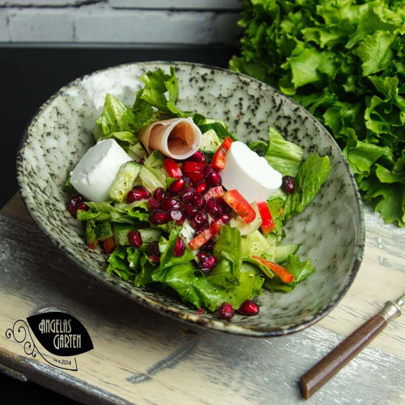 ein köstlicher Salat mit Cranberry Fruchtessig