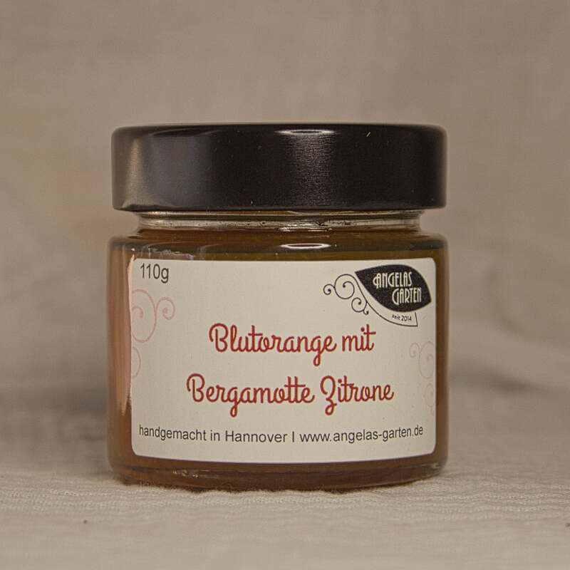 Blutorangen Bergamotte Zitronen Marmelade - ein Glas voller Sonnenschein Blutorangen Fruchtaufstrich verfeinert mit Bergamotte Zitrone, ein frischer, säuerlicher Genuss